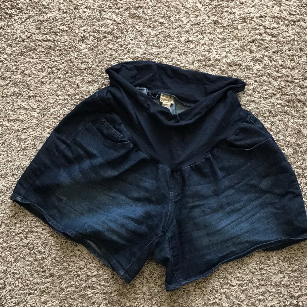 Maternity shorts